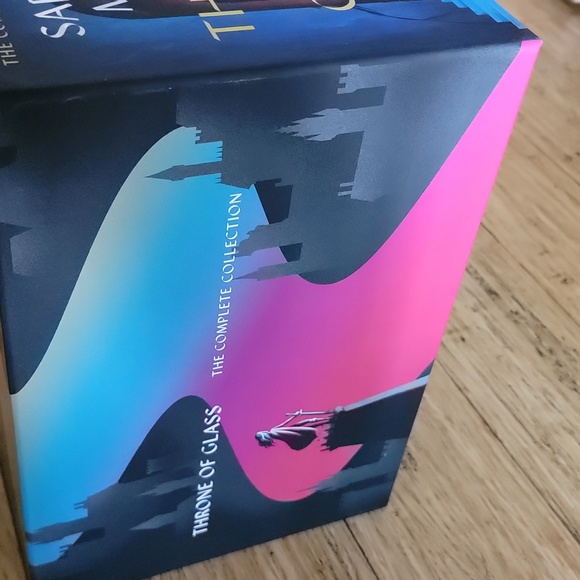 Sarah J. Maas Book Set - Picture 3 of 6